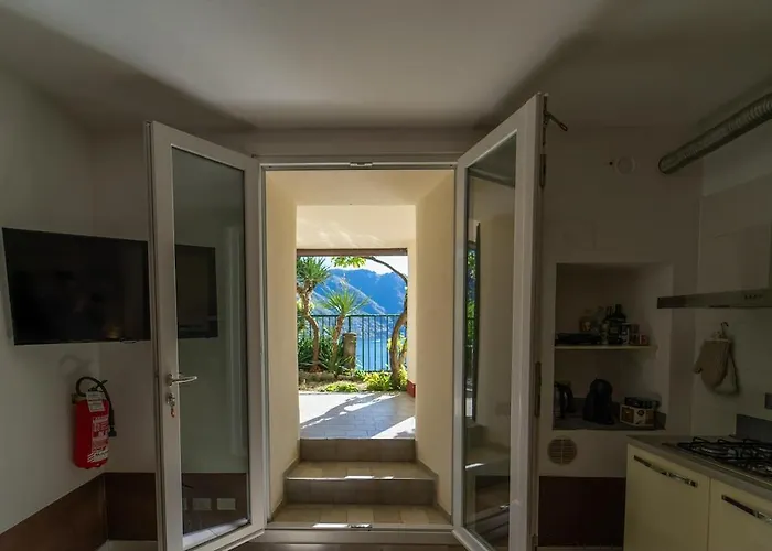 アパート Lakefront With Breathtaking Views